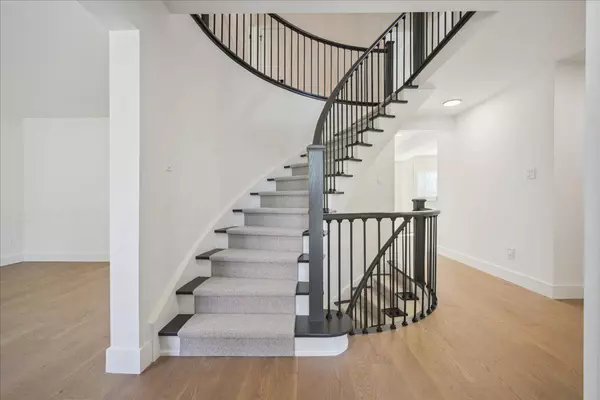 1379 Golden Meadow TRL, Oakville, ON L6H 3H1