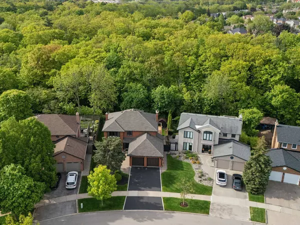 1379 Golden Meadow TRL, Oakville, ON L6H 3H1