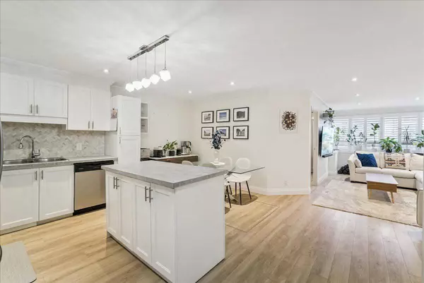 1275 Cornerbrook PL #212, Mississauga, ON L5C 3J3