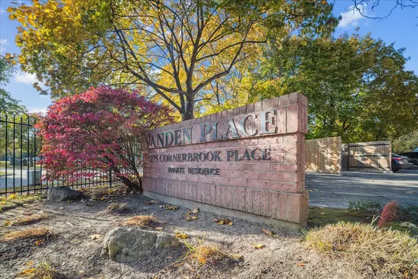 1275 Cornerbrook PL #212, Mississauga, ON L5C 3J3