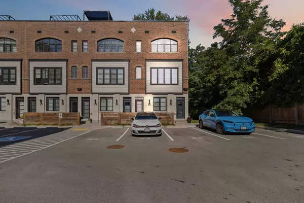 405 Plains RD E #25, Burlington, ON L7T 2C9