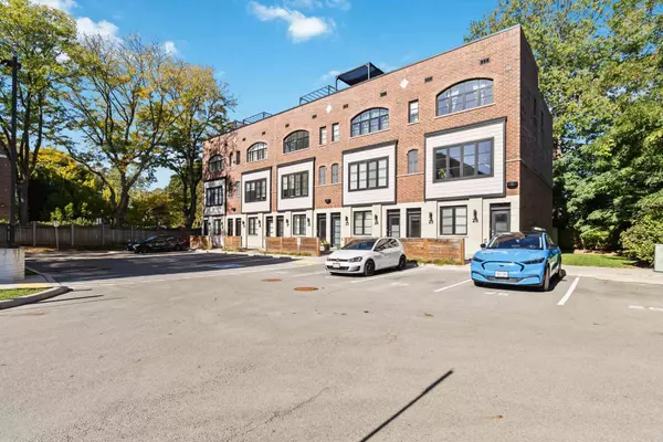 405 Plains RD E #25, Burlington, ON L7T 2C9