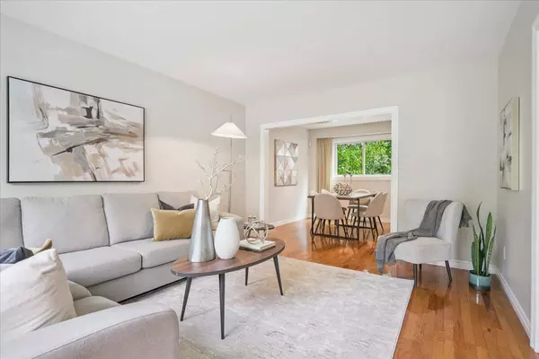 2340 Homelands DR, Mississauga, ON L5K 1G6