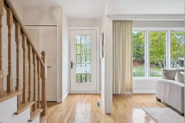 2340 Homelands DR, Mississauga, ON L5K 1G6