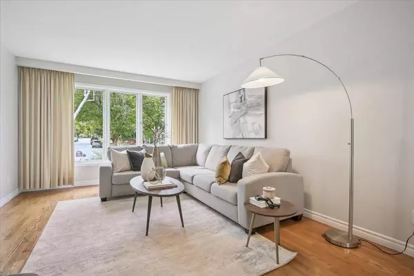 2340 Homelands DR, Mississauga, ON L5K 1G6