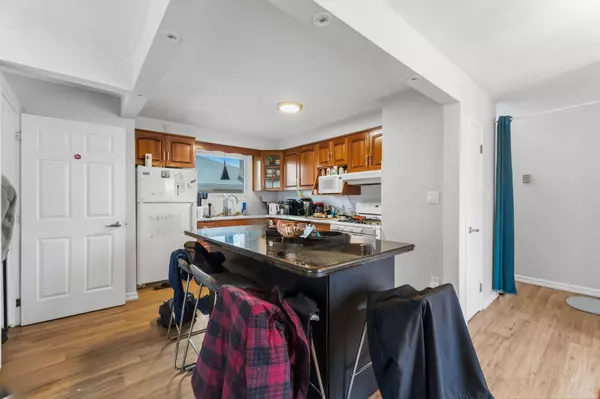 517 Mohawk ST W #Main, Hamilton, ON L9C 1X3