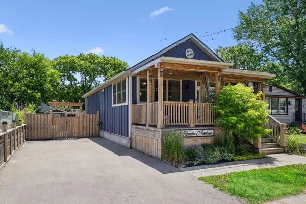 4 Rembe AVE, Hamilton, ON L8H 7G6