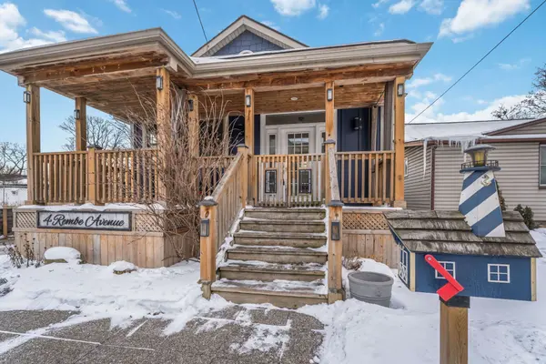 4 Rembe AVE, Hamilton, ON L8H 7G6