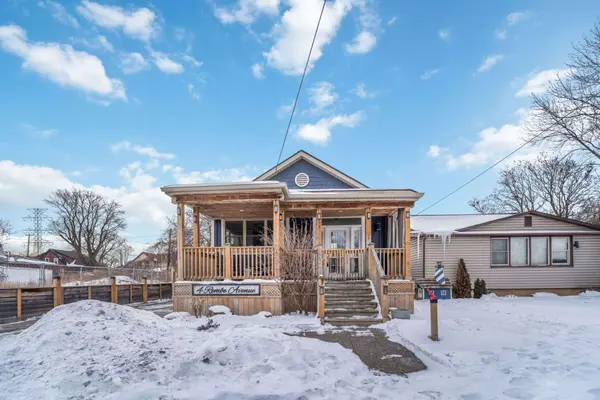 4 Rembe AVE, Hamilton, ON L8H 7G6