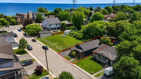 4 Rembe AVE, Hamilton, ON L8H 7G6