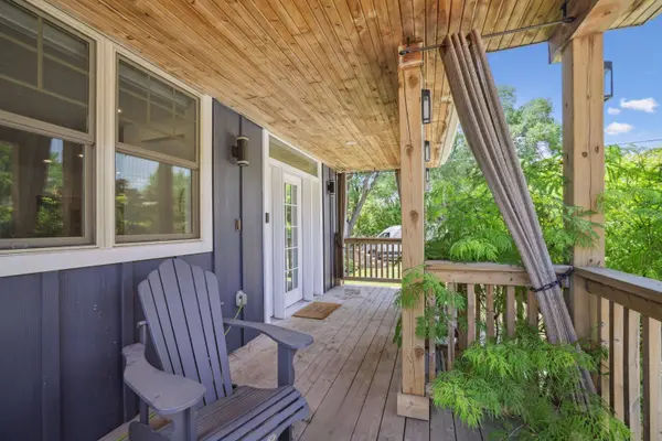 4 Rembe AVE, Hamilton, ON L8H 7G6