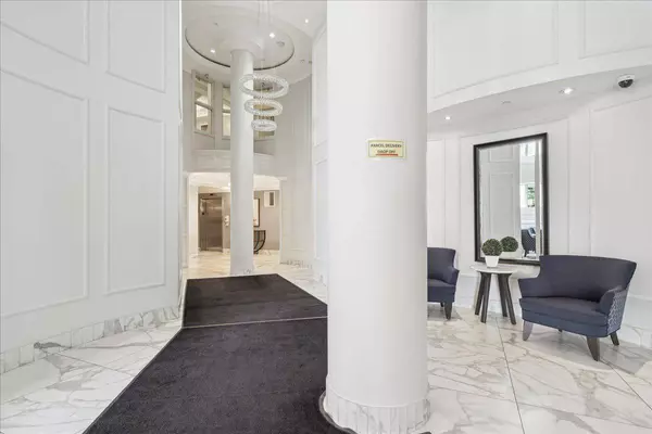 40 Old Mill RD #PH2, Oakville, ON L6J 7W2