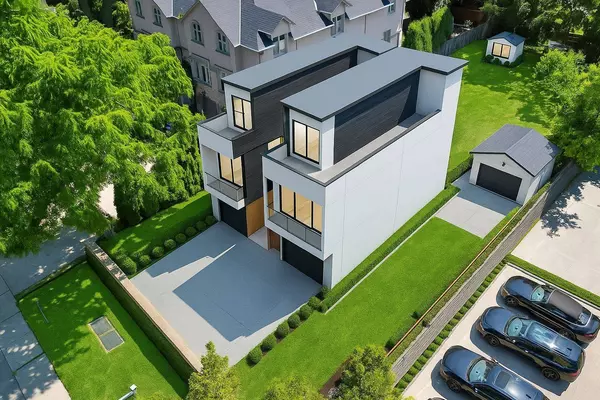 86 Kerr ST, Oakville, ON L6K 3A3