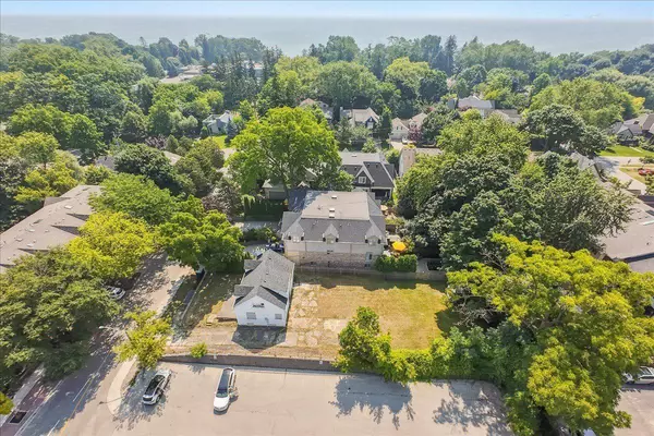86 Kerr ST, Oakville, ON L6K 3A3