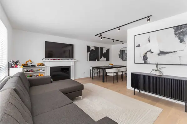 2046 Redan DR #Main, Mississauga, ON L4Y 1N8