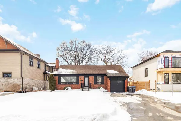 2046 Redan DR #Main, Mississauga, ON L4Y 1N8