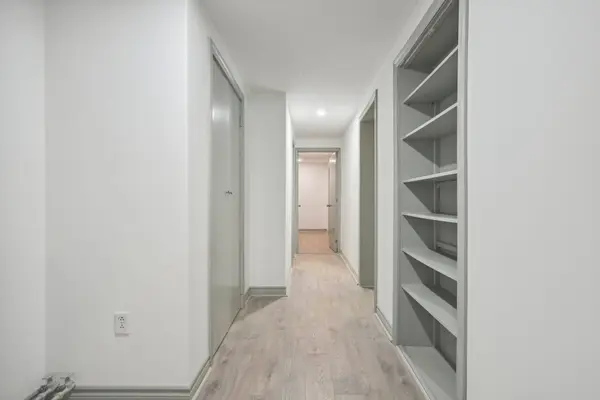 18 Thirty Third ST #5, Toronto W06, ON M8W 3G9