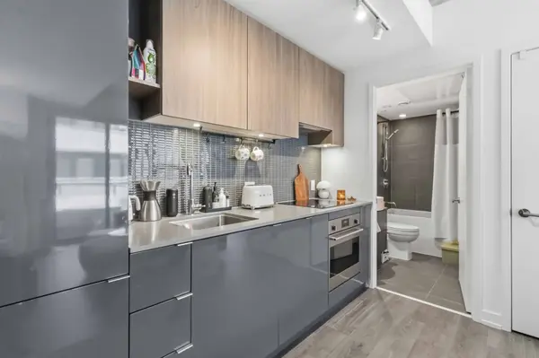 161 Roehampton AVE #534, Toronto C10, ON M4P 0C8