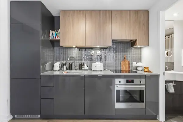 161 Roehampton AVE #534, Toronto C10, ON M4P 0C8