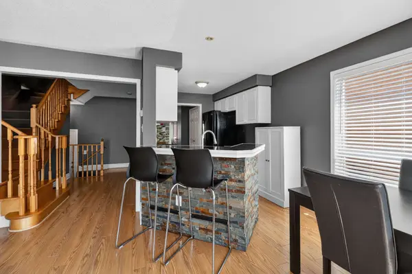 5233 Thornburn DR, Burlington, ON L7L 6R3