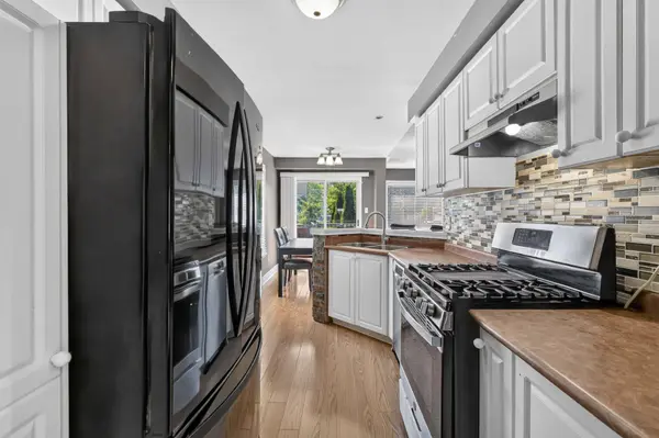 5233 Thornburn DR, Burlington, ON L7L 6R3