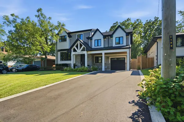 438 Southland CRES, Oakville, ON L6L 3N8