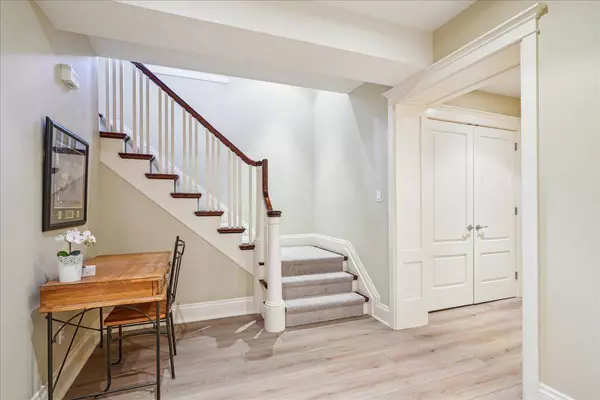 1267 Cumnock CRES, Oakville, ON L6J 2N6