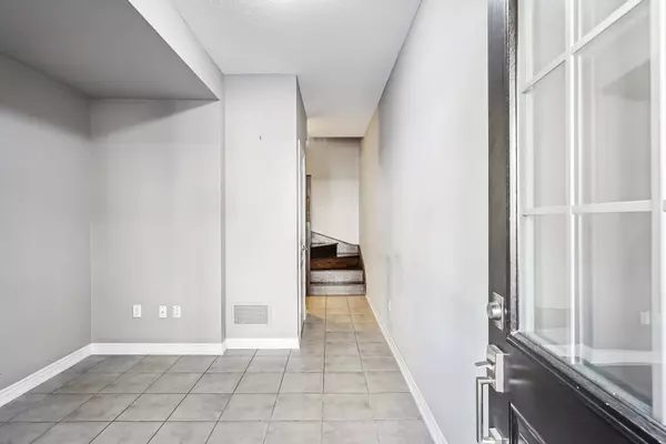 2086 Ghent AVE #48, Burlington, ON L7R 0E1