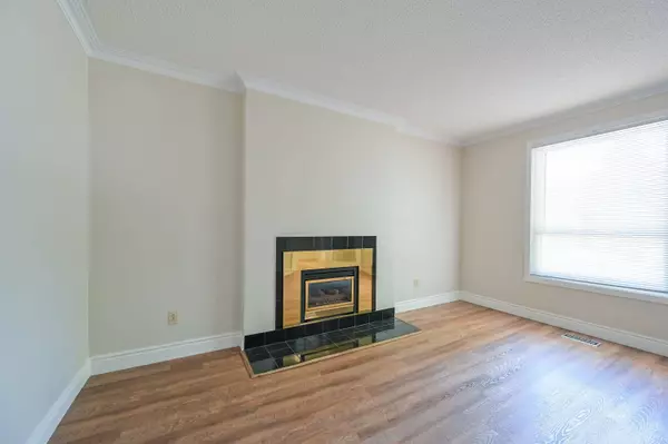 2471 Meadowood CRES, Oakville, ON L6L 1V5