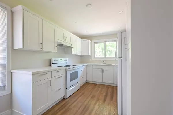 2471 Meadowood CRES, Oakville, ON L6L 1V5