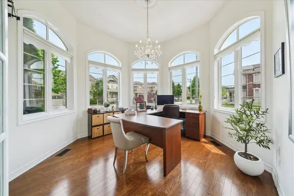 3150 Trailside DR, Oakville, ON L6M 0P6