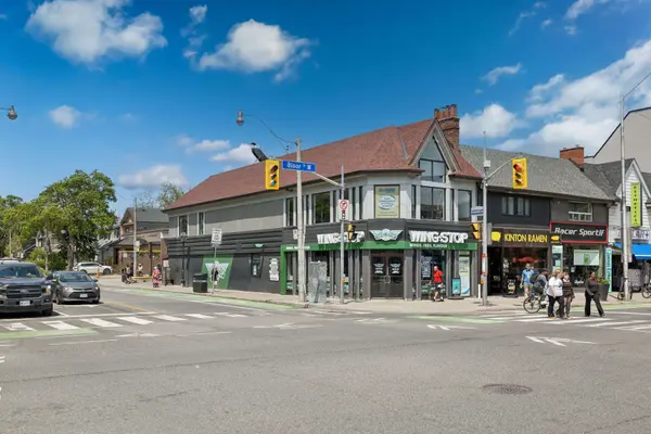 2218 Bloor ST W, Toronto W02, ON M6S 1N4