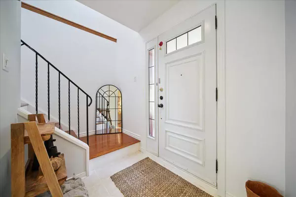 19 Millsborough CRES, Toronto W08, ON M9C 5E7