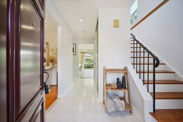 19 Millsborough CRES, Toronto W08, ON M9C 5E7