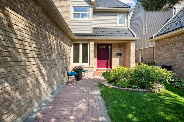 19 Millsborough CRES, Toronto W08, ON M9C 5E7