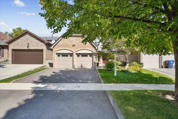 19 Millsborough CRES, Toronto W08, ON M9C 5E7