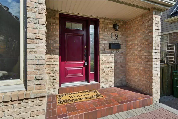 19 Millsborough CRES, Toronto W08, ON M9C 5E7