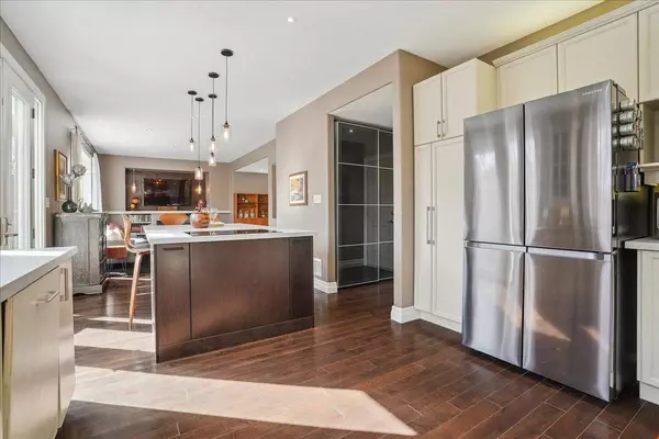 5956 Chercover CT, Burlington, ON L7L 6T2