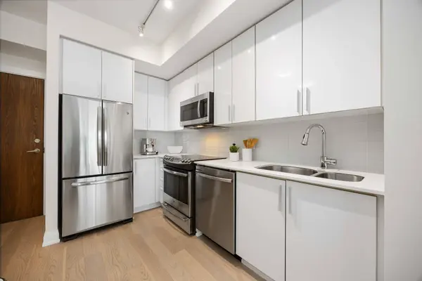 2212 Lake Shore BLVD W #3807, Toronto W06, ON M8V 0C2