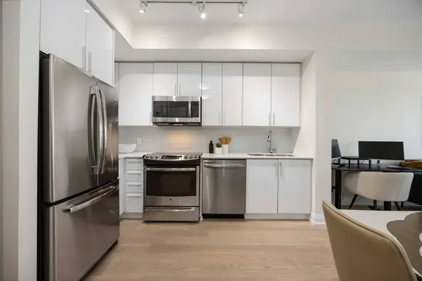 2212 Lake Shore BLVD W #3807, Toronto W06, ON M8V 0C2