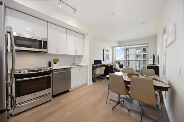 2212 Lake Shore BLVD W #3807, Toronto W06, ON M8V 0C2