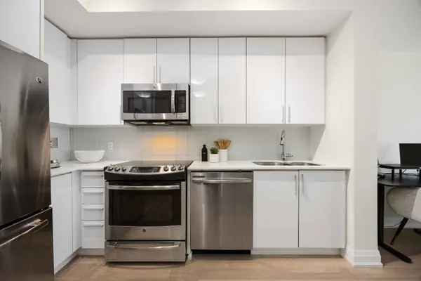 2212 Lake Shore BLVD W #3807, Toronto W06, ON M8V 0C2