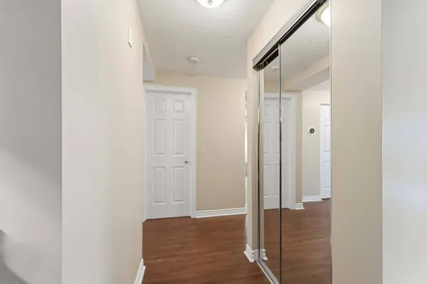 970 Golf Links RD #205, Hamilton, ON L9K 1J8