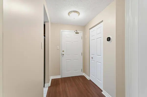 970 Golf Links RD #205, Hamilton, ON L9K 1J8
