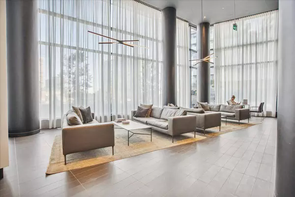 3900 Confederation Pkwy #4301, Mississauga, ON L5B 0M3