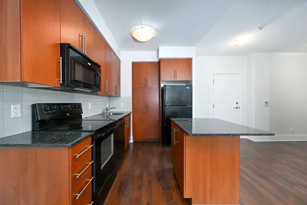 330 Burnhamthorpe RD W #2305, Mississauga, ON L5B 0E1