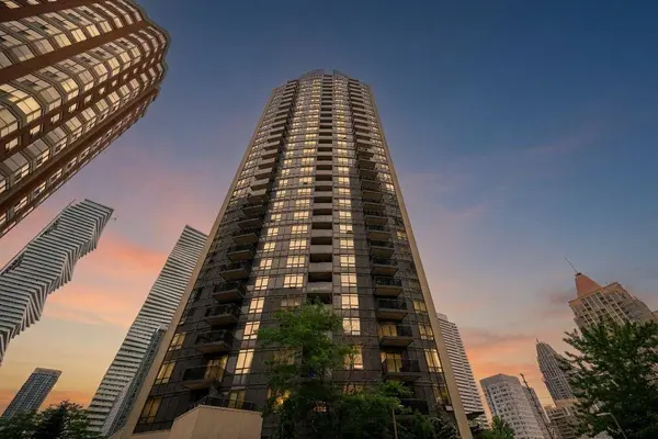 330 Burnhamthorpe RD W #2305, Mississauga, ON L5B 0E1