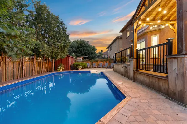 435MarchCres,Oakville007