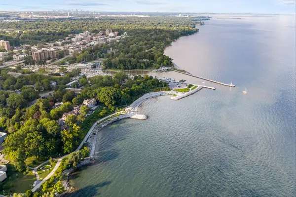 214-123MauriceDr,Oakville076