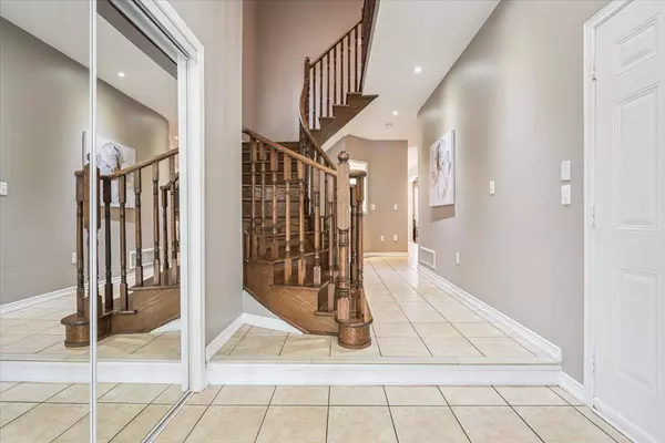 3187 Cotter RD, Burlington, ON L7M 0N3